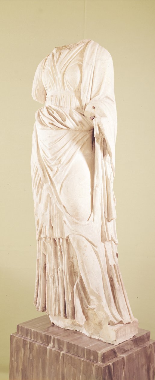 Standbeeld van een vrouw door Greek