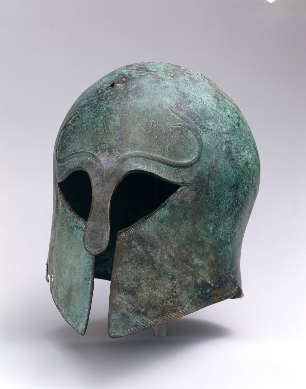 Bronzen archaïsche helm van Korinthisch type, c.600-575 v.Chr. door Greek