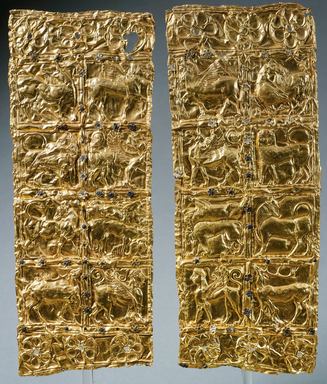 Folie met reliëfdecoratie uit Delphi (goud) door Greek