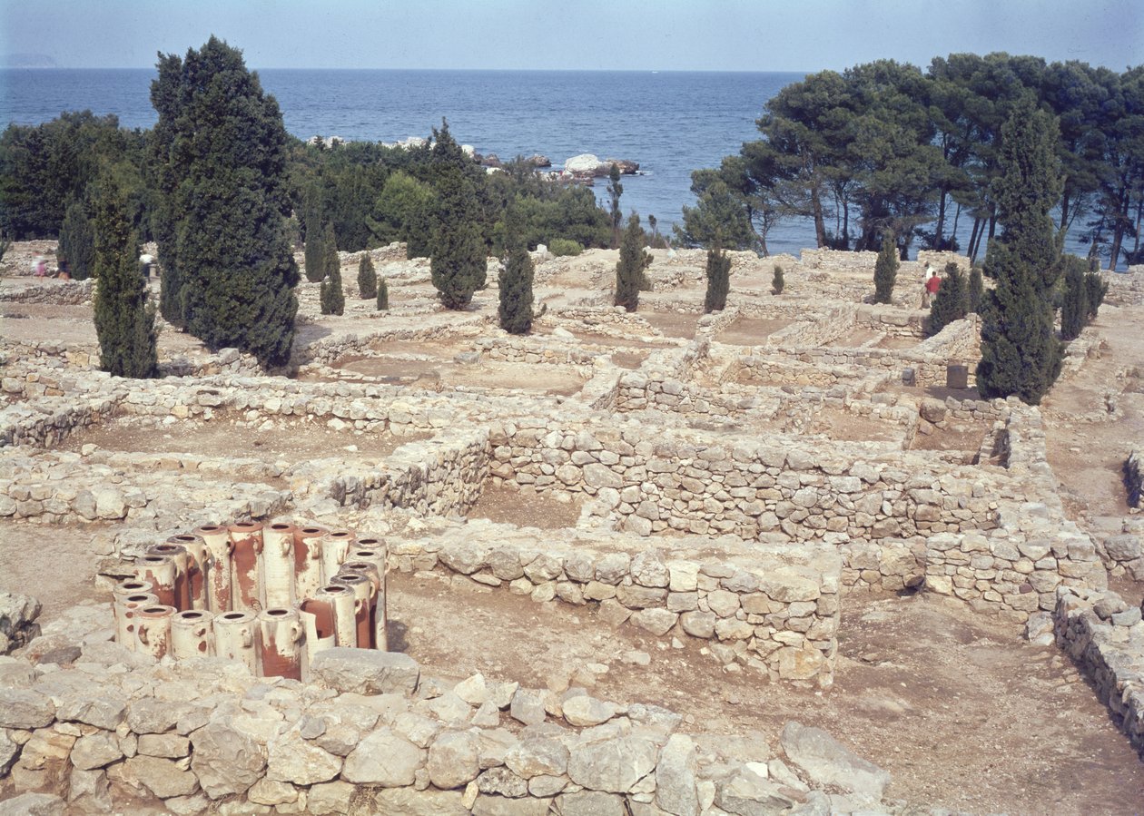 Griekse ruïnes van de haven van Emporion door Greek