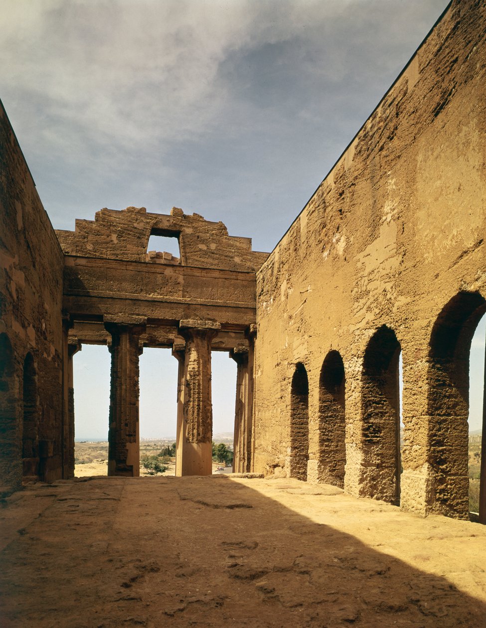 Interieur van de Tempel van Concord door Greek