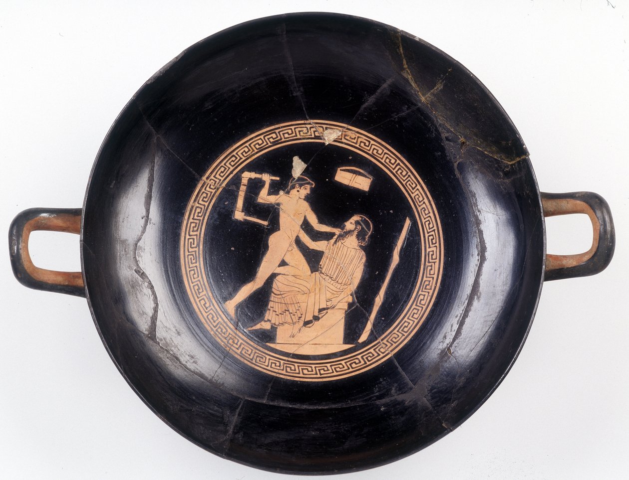 Schilderij op beker: Weergave van Herakles die een stoel zwaait om zijn muziekmeester knock-out te slaan, 470 v.Chr. BNF, Medaille Kantoor door Greek