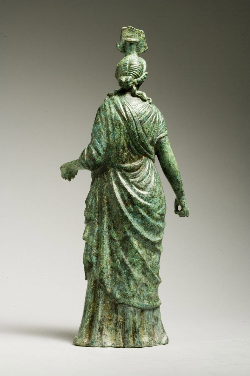 Achteraanzicht van een standbeeld van Isis Fortuna, Hellenistisch, 1e eeuw v.Chr.-1e eeuw n.Chr. door Greek