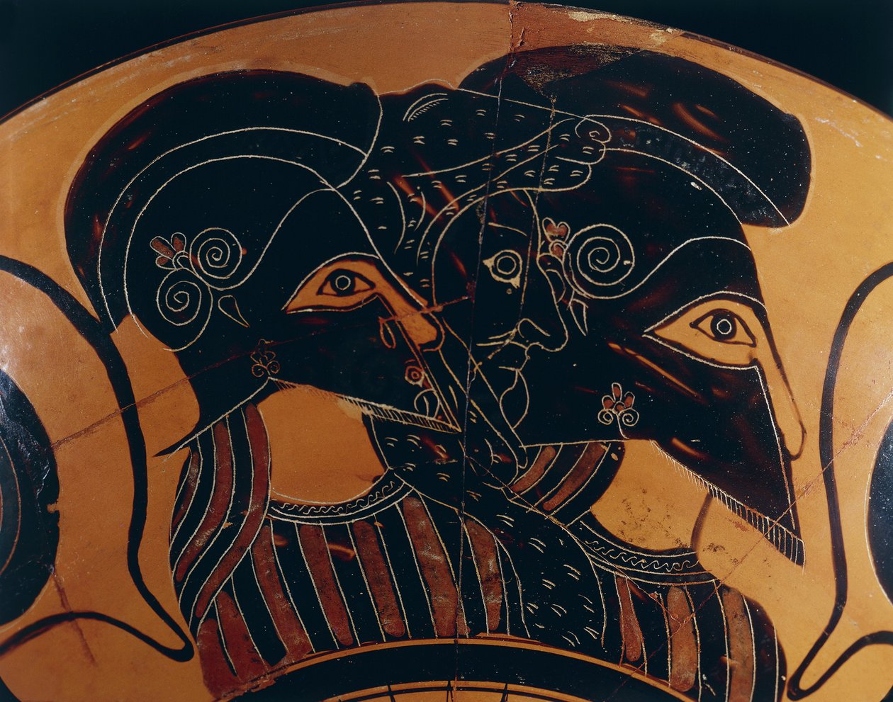Detail van Griekse zwartfigurenvaas met drie krijgers met helmen door Greek School