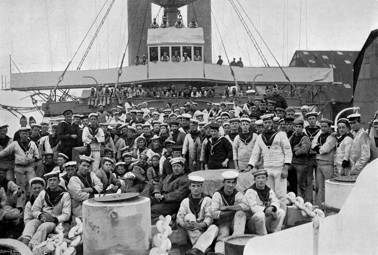 Op het voordek van HMS Royal Sovereign, 1895 door Gregory and Co
