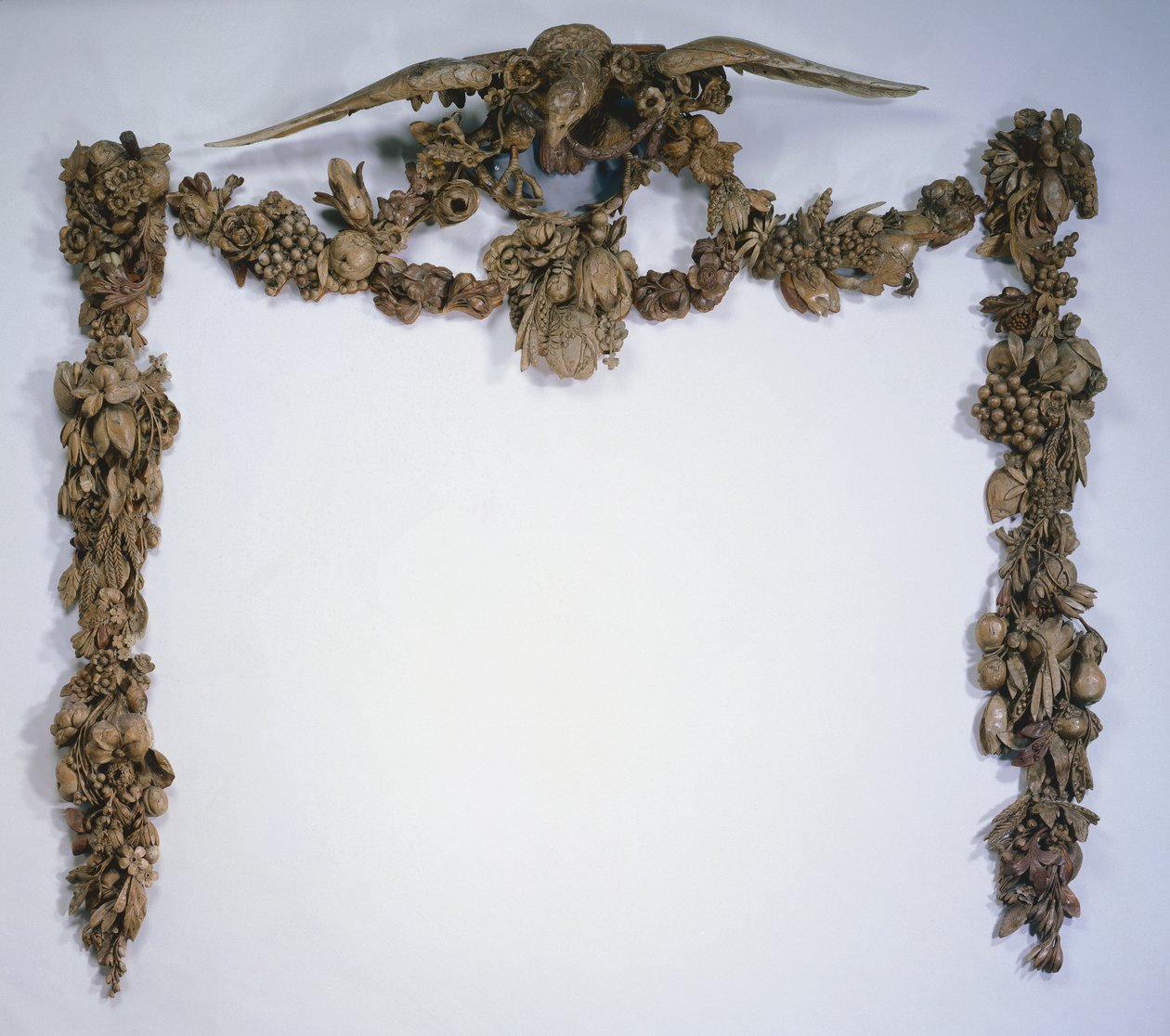 Schouwdecoratie, ca. 1675-1677 door Grinling Gibbons