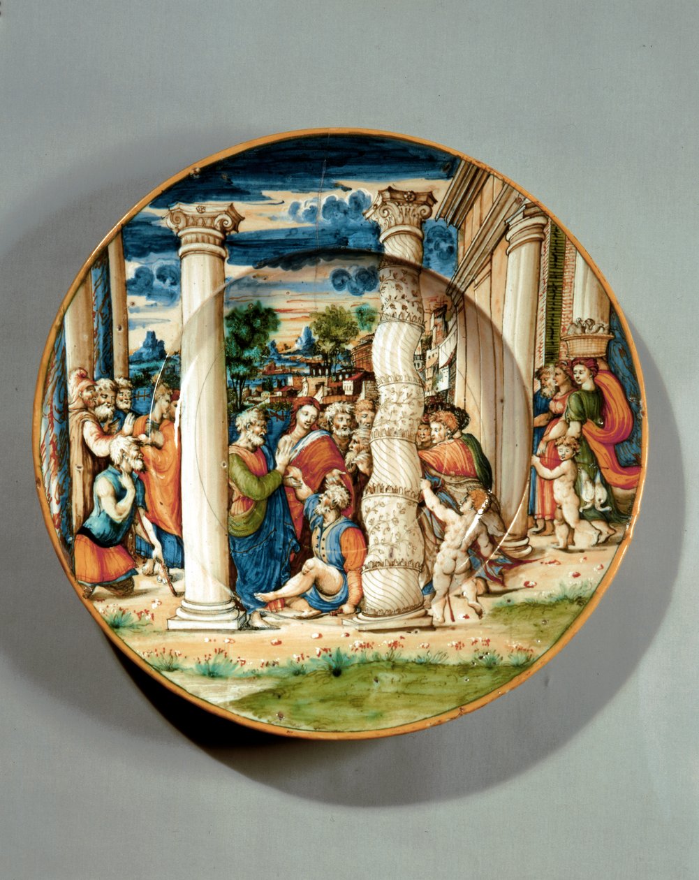 Schaal met afbeelding van St. Peter en St. John die de lamme man bij de Tempel genezen, ca. 1540-50 (maiolica) door Guido Di (workshop of) Merlino
