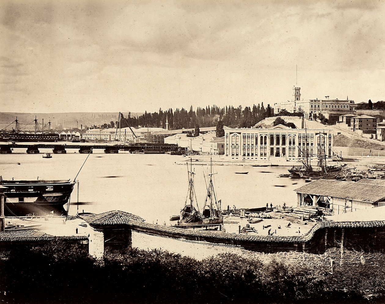 Het havengebied van Constantinopel met de scheepswerf, in Turkije door Guillaume Berggren