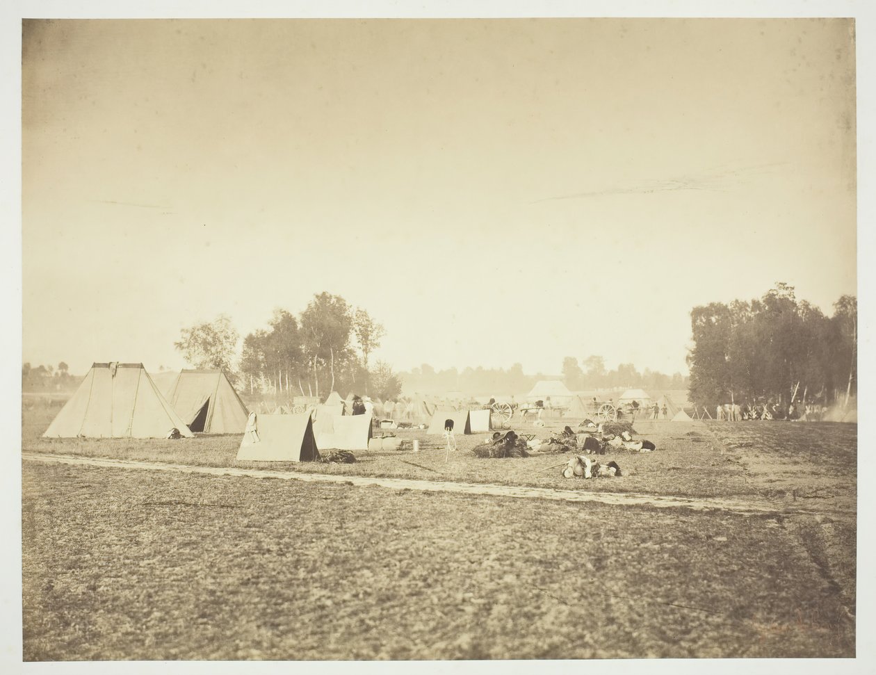 Tenten en Militaire Uitrusting, Kamp de Châlons, 1857 door Gustave Le Gray