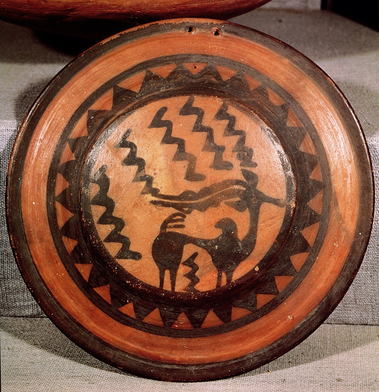 Deksel van een grafurn met een ibex en een geometrisch patroon, uit de Indusvallei, Pakistan, 3000-1500 v.Chr. door Harappan
