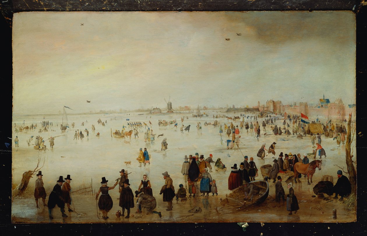 Schaatsers, golfspelers, elegante dames en heren op bevroren wateren bij de Broederpoort in Kampen door Hendrik Avercamp