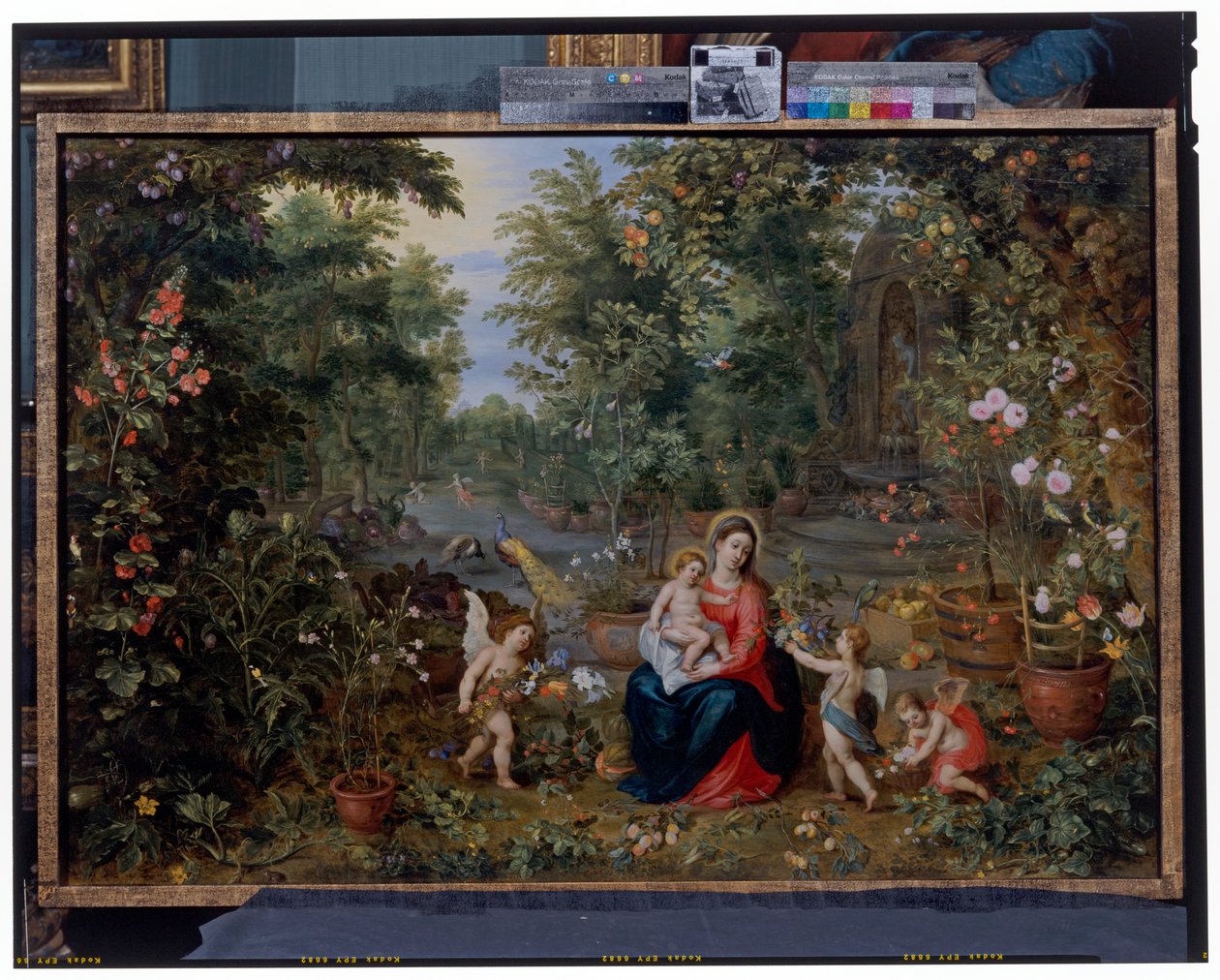 De Maagd en het Kind zittend in een tuin met putti, vogels en dieren door Hendrik van the Elder Balen