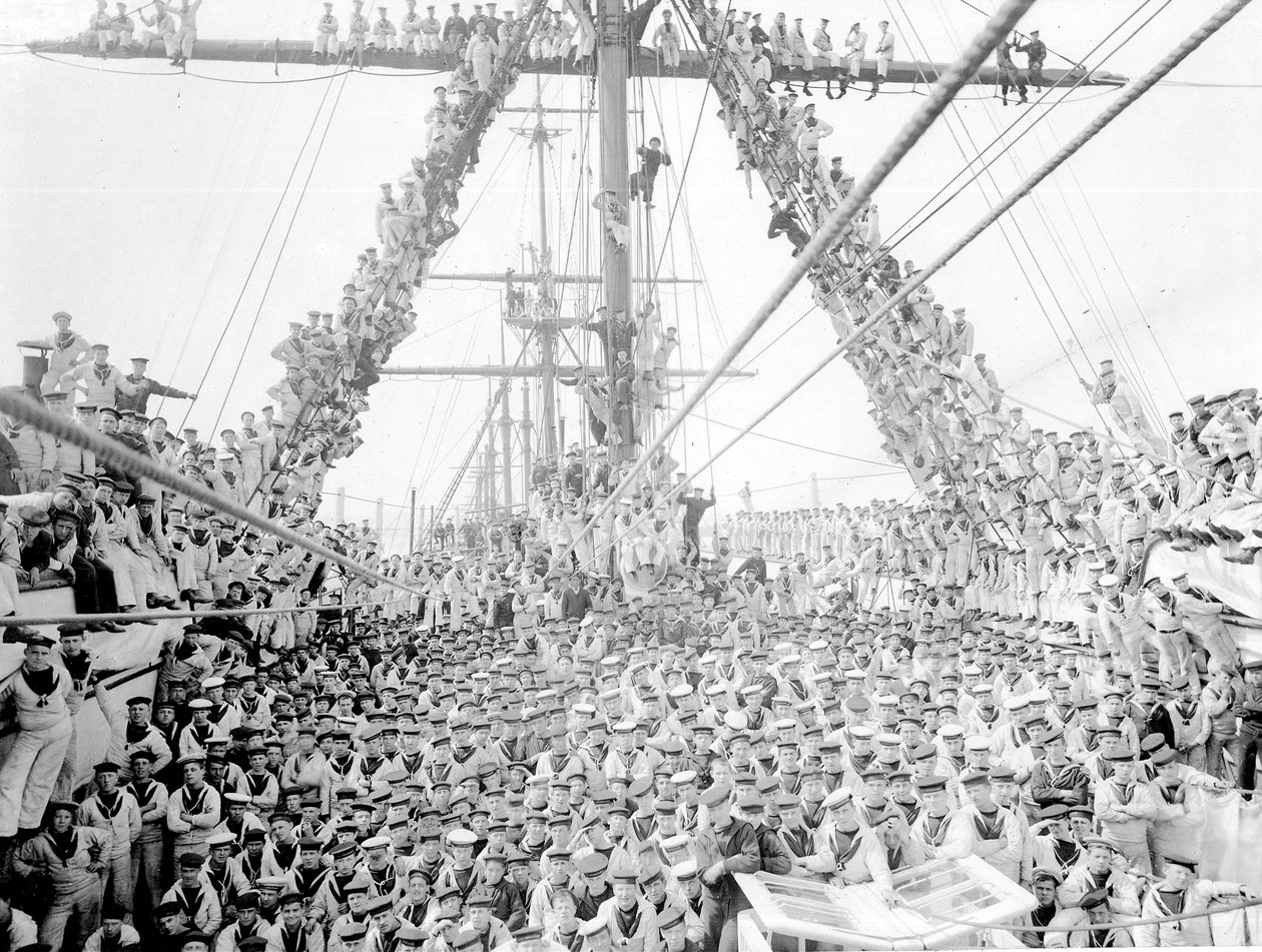 Jongens aan boord van het opleidingsschip HMS Impregnable in Plymouth, 1906 door Henry Crockett