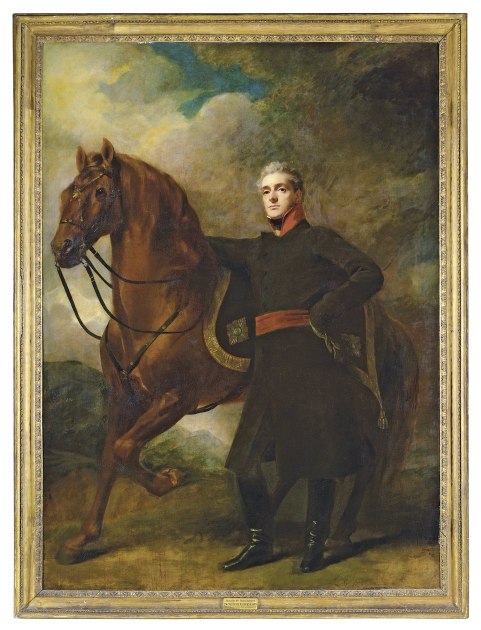 Portret van Alexander Douglas-Hamilton, 10e Hertog van Hamilton en 7e Hertog van Brandon, ten voeten uit, in uniform, met zijn Arabische paard, in een landschap door Henry Raeburn