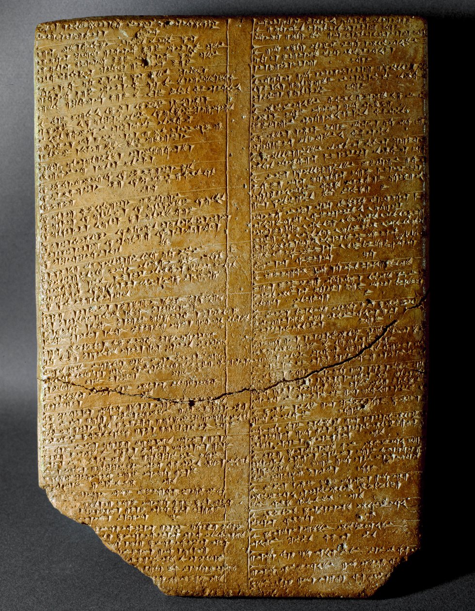 Hettitische beschaving: spijkerschrifttablet dat het Ritueel van Amihatna, hogepriester van de godheid Ishara, transcribeert, van de site van Hattusa (het huidige Bogazkoi) 1650-1200 v.Chr. Istanboel archeologisch museum door Hittite