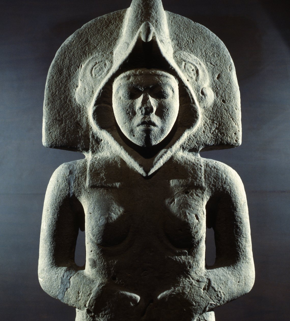 Beeldhouwwerk van de godin van de vruchtbaarheid, uit Tepetzintla, Mexico door Huaxtec