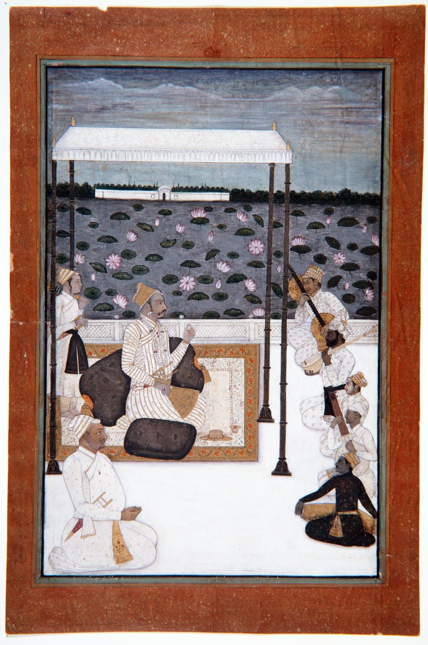 Een edelman luistert naar muziek onder een baldakijn op een terras bij een meer, c.1680 door Indian School