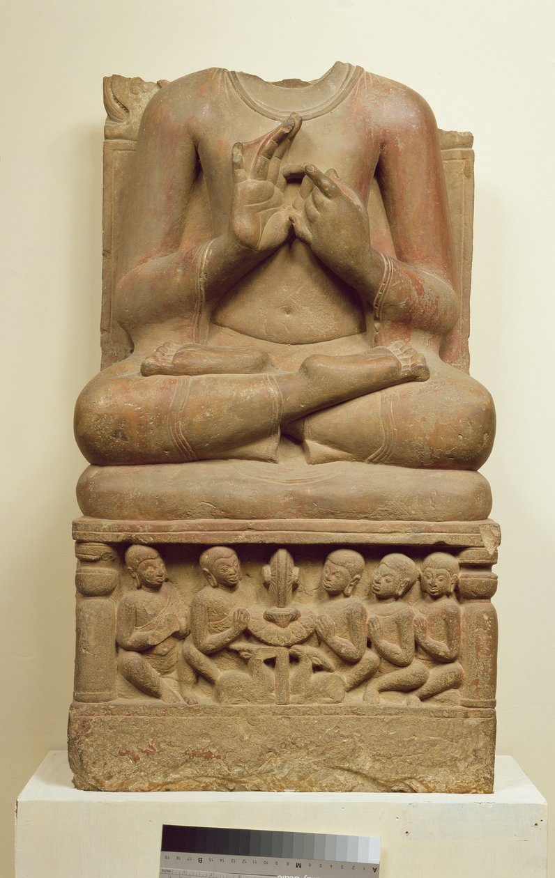 Houtsnede van Boeddha in de houding van het geven van een preek, Sarnath, Uttar Pradesh, 5e eeuw door Indian School
