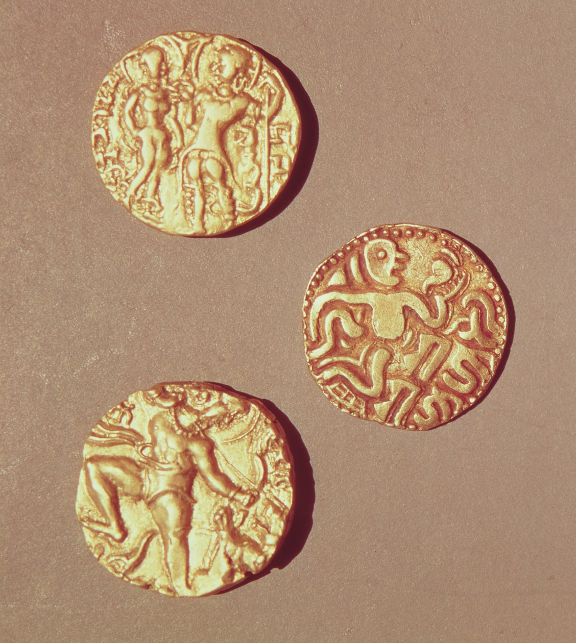 Dinars van Kumargupta I (425-454), Chandragupta I (320-335) en Sri Rajray door Indian School