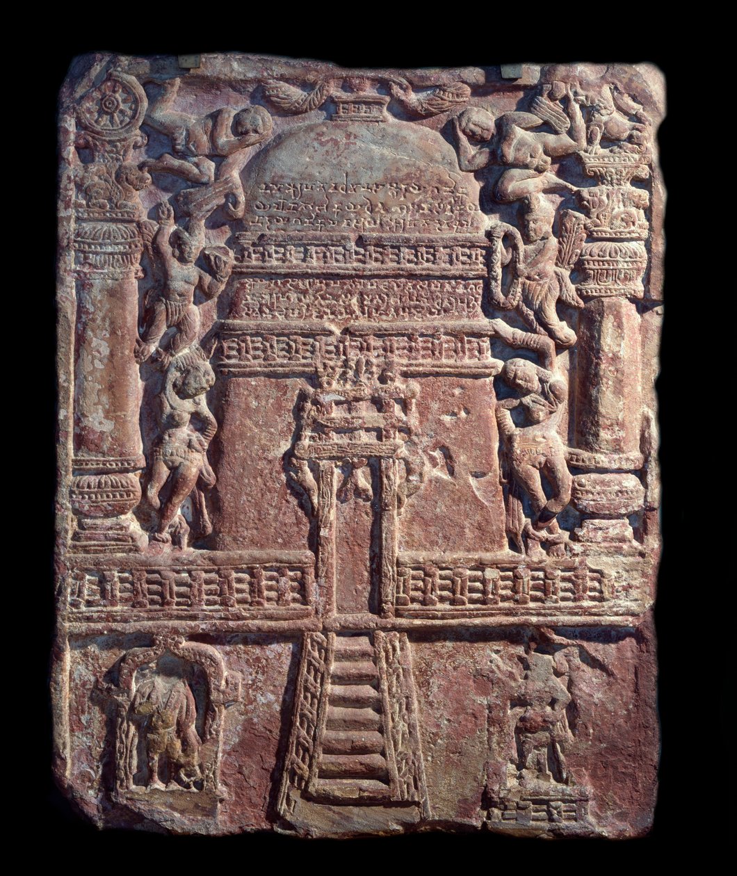 Jain tablet van eerbetoon opgericht door Vasu, de dochter van courtisane Lavana Sobhika (rode zandsteenreliëf, Kushan-rijk) door Indian School
