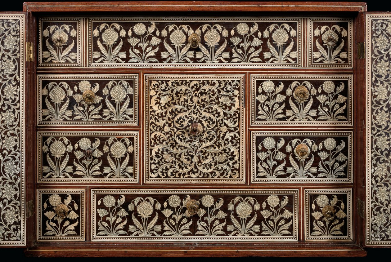 Mughal kabinet, Gujarat of Sindh, West-India door Indian School