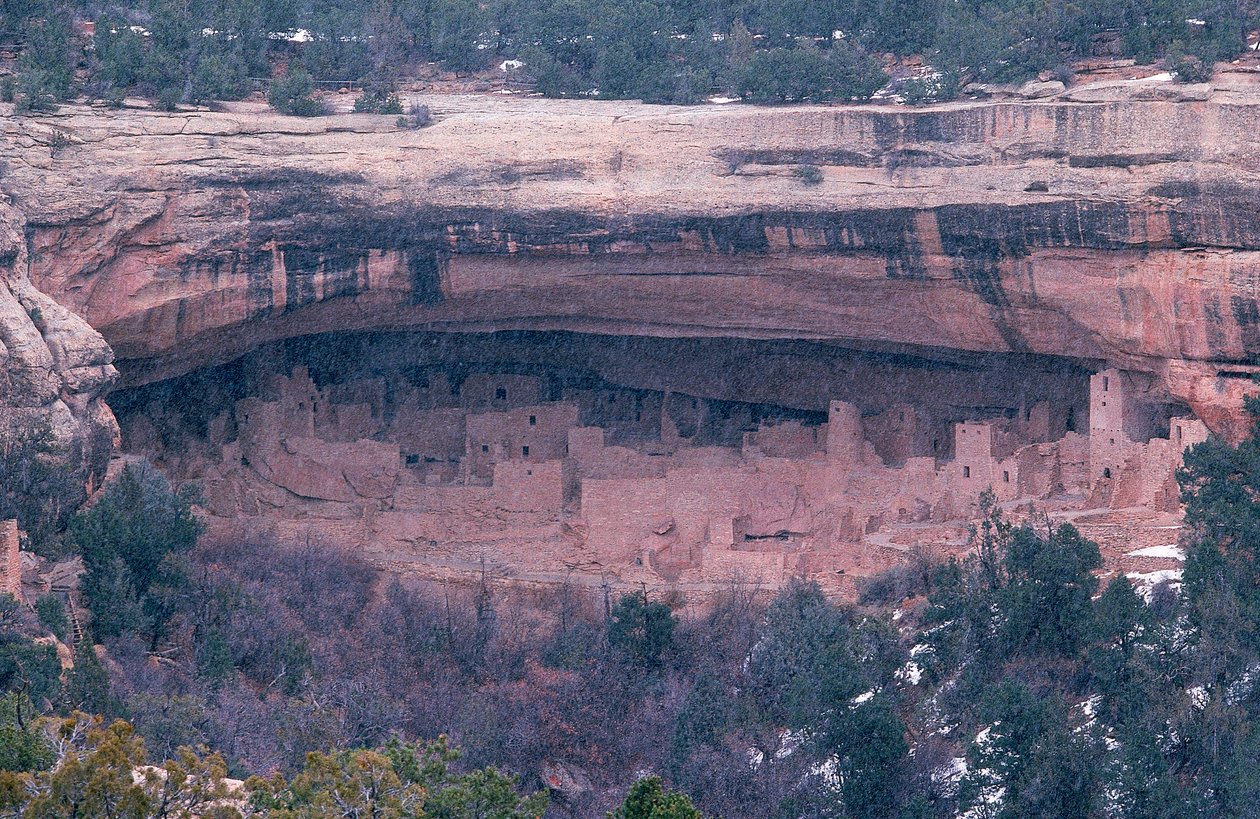 Cliff Palace in Mesa Verde National Park, gelegen in de zuidwestelijke hoek van de staat. door Ira Block