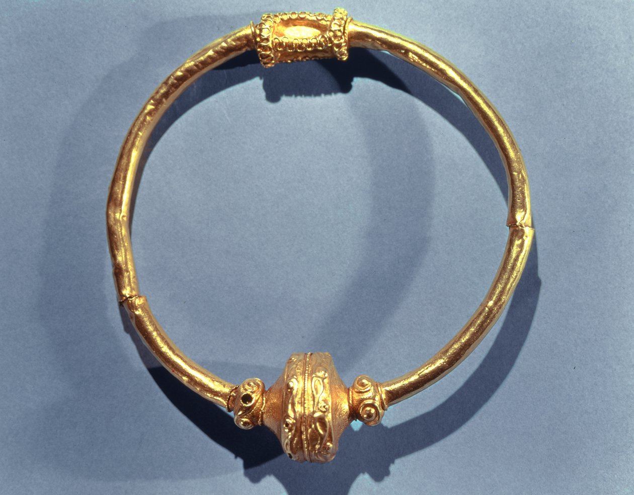Kraag, uit Ardnaglug, County Roscommon (goud) door Iron Age