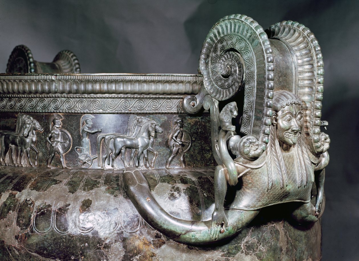 Detail van het gorgonhandvat van een krater, uit het graf van een prinses van Vix door Iron Age