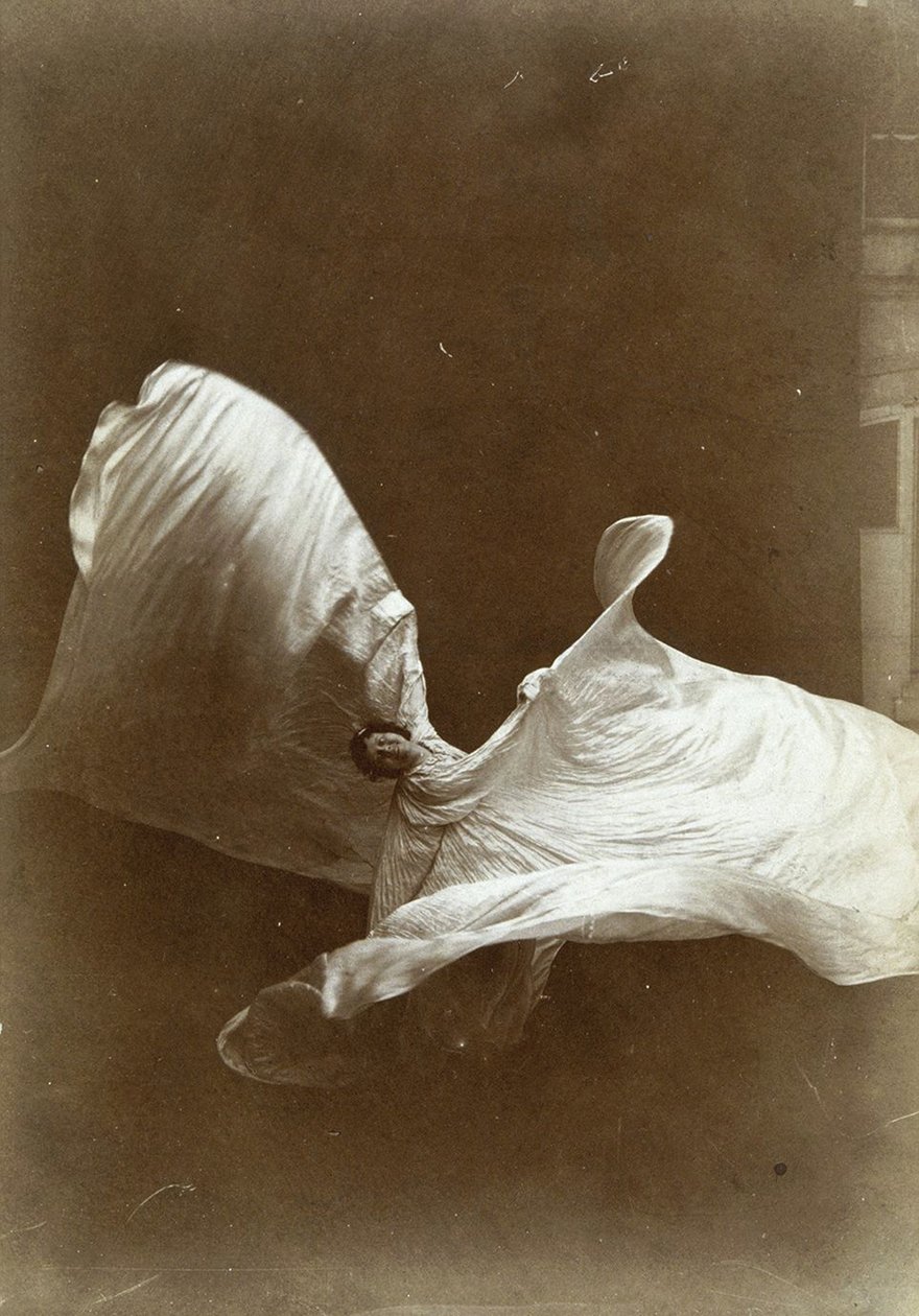 Loie Fuller in La danse Blanche, 1897 door Isaiah West Taber