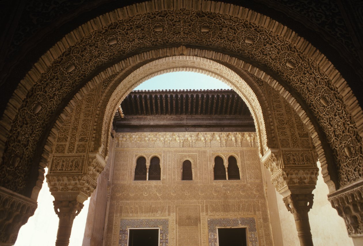 Uitzicht op het paleis vanaf de patio de Mexuar door Islamic School