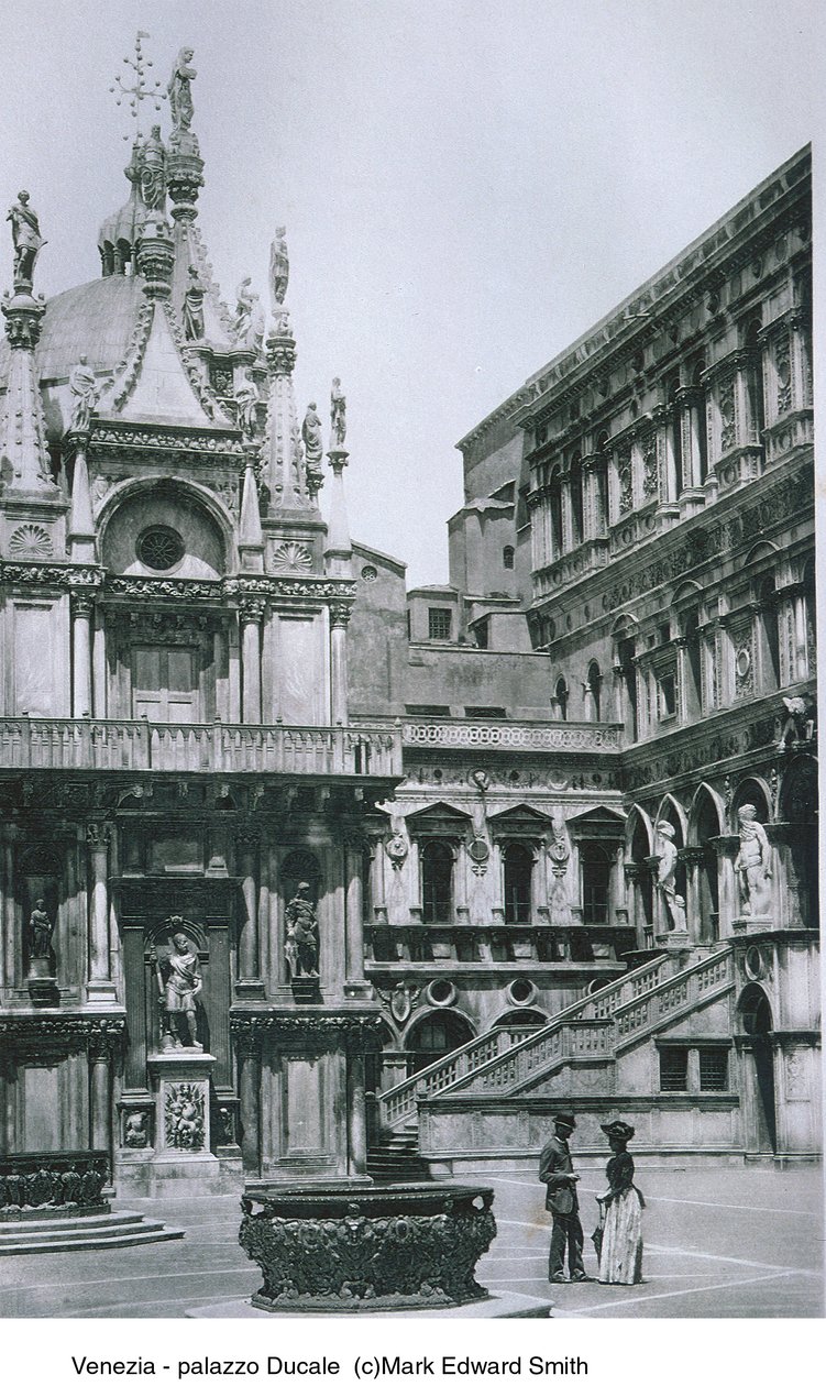 Het Palazzo Ducale en Scala dei Giganti door Italian Photographer