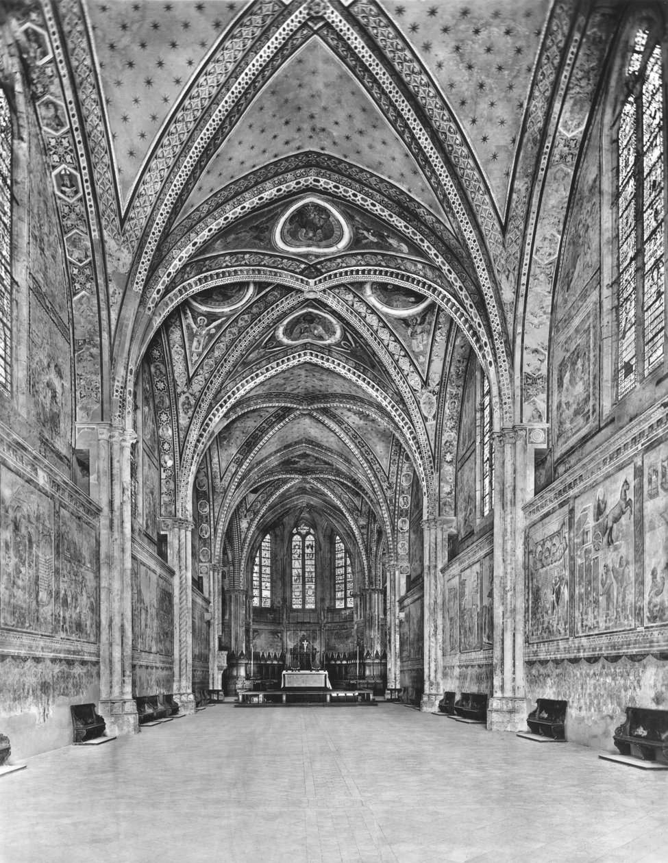 Uitzicht op het interieur van de Bovenkerk door Italian School