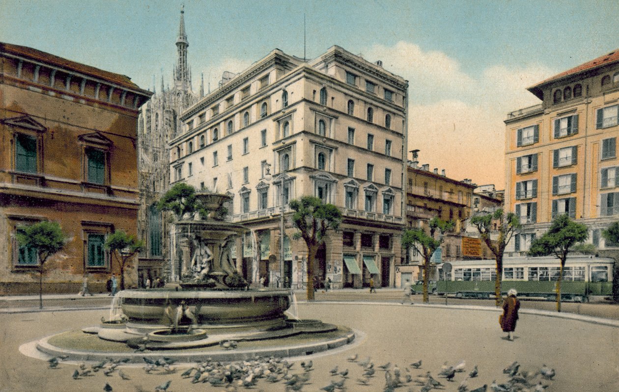 Milaan / Milaan: Piazza Fontana (kleurenfoto) door Italian Photographer