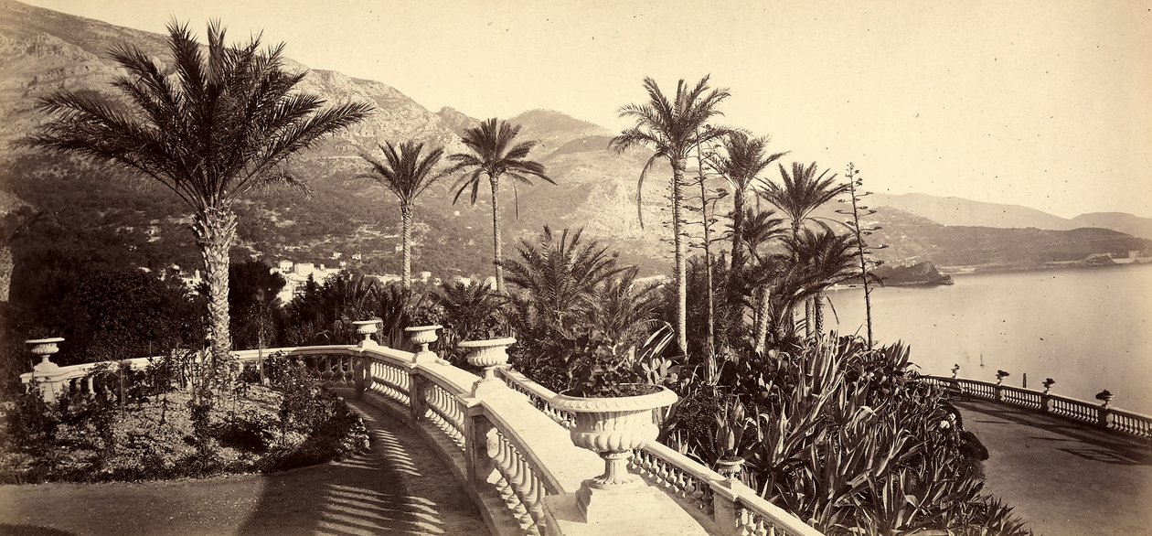 De tuin van het Casino van Montecarlo, in het Vorstendom Monaco door Italian Photographer