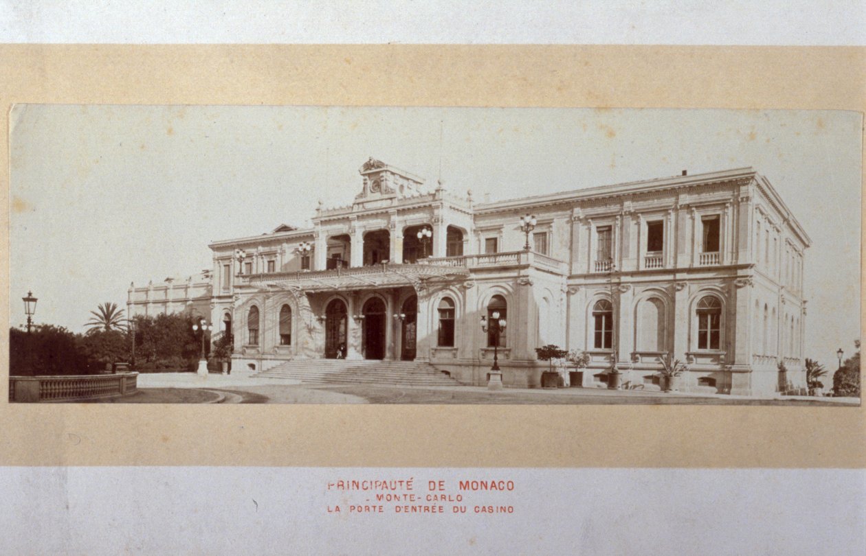 De voorgevel van het Casino van Montecarlo halverwege de bouw door Italian Photographer