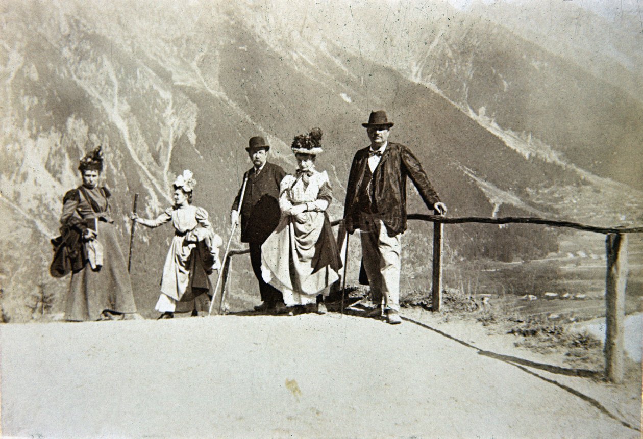 Toeristen in de bergen, Italië, ca. 1895 door Italian Photographer