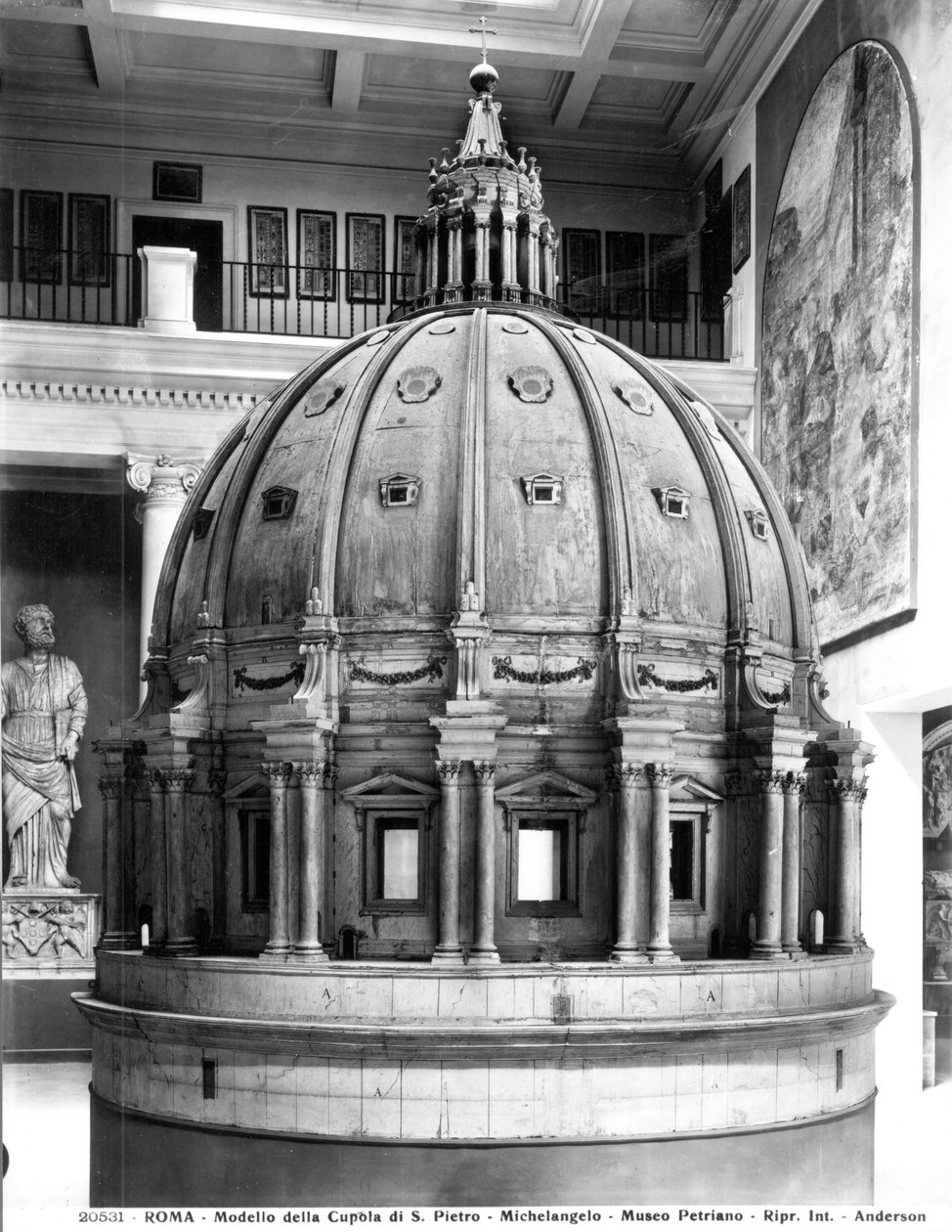 Model van de koepel van St. Pieter, ontworpen door Michelangelo en gebouwd door Giacomo della Porta in 1588-90 door Italian School
