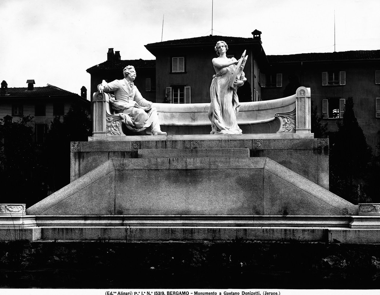 Monument voor Gaetano Donizetti door Italian School