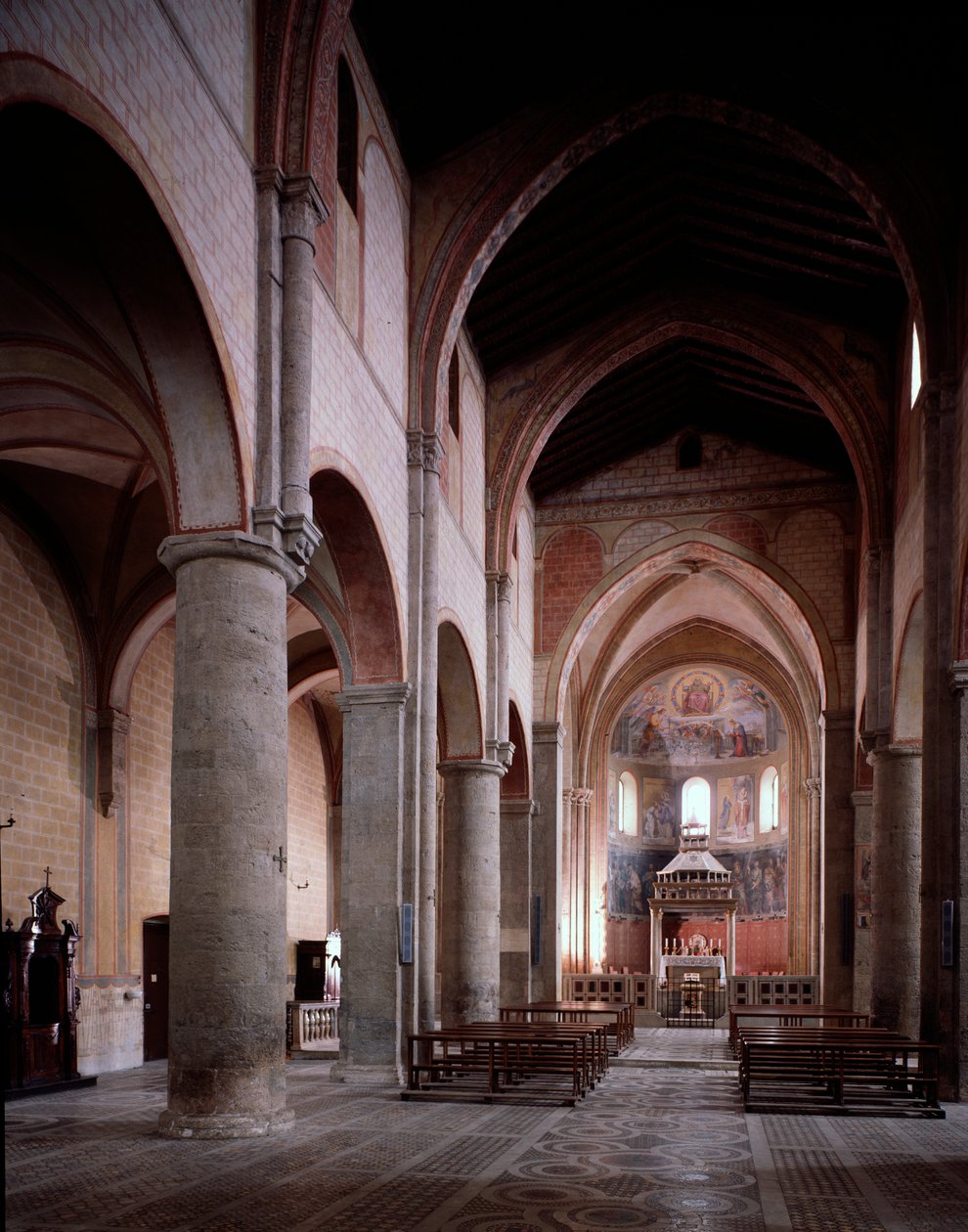 Schip van de kathedraal St. Mary door Italian School