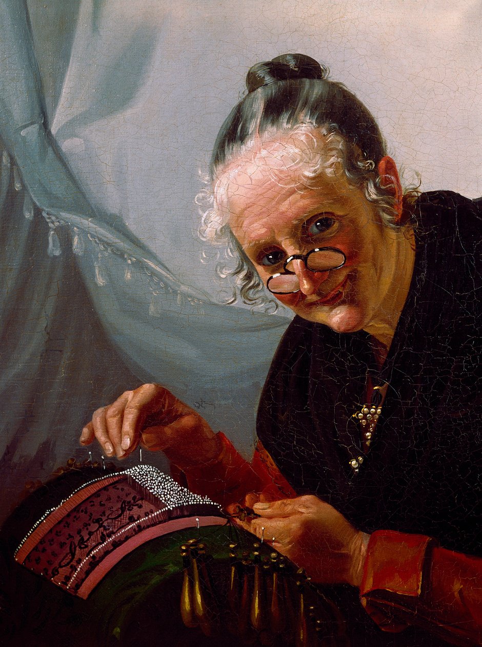 Portret van een oude vrouw die glimlacht met een paar lorgnons voor haar werk door Italian School