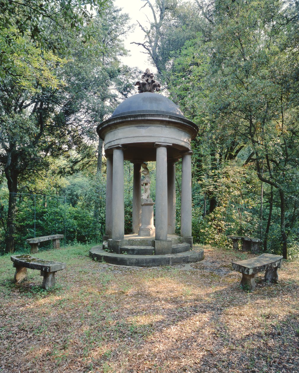 Tempel met standbeeld van Venus, Villa di Celle door Italian School
