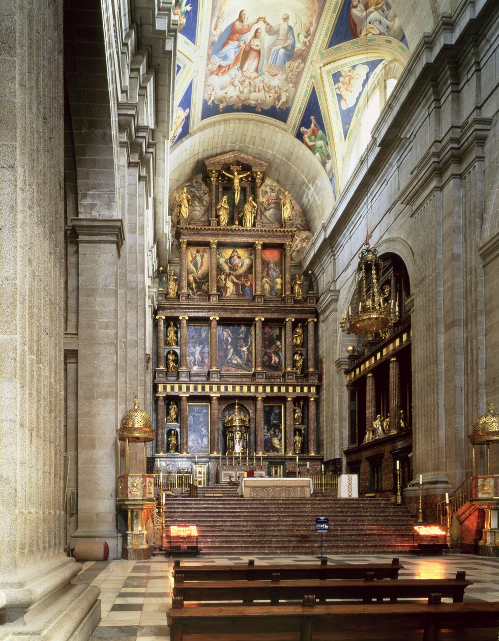 Het Hoofdaltaar in de Basiliek door Italian School