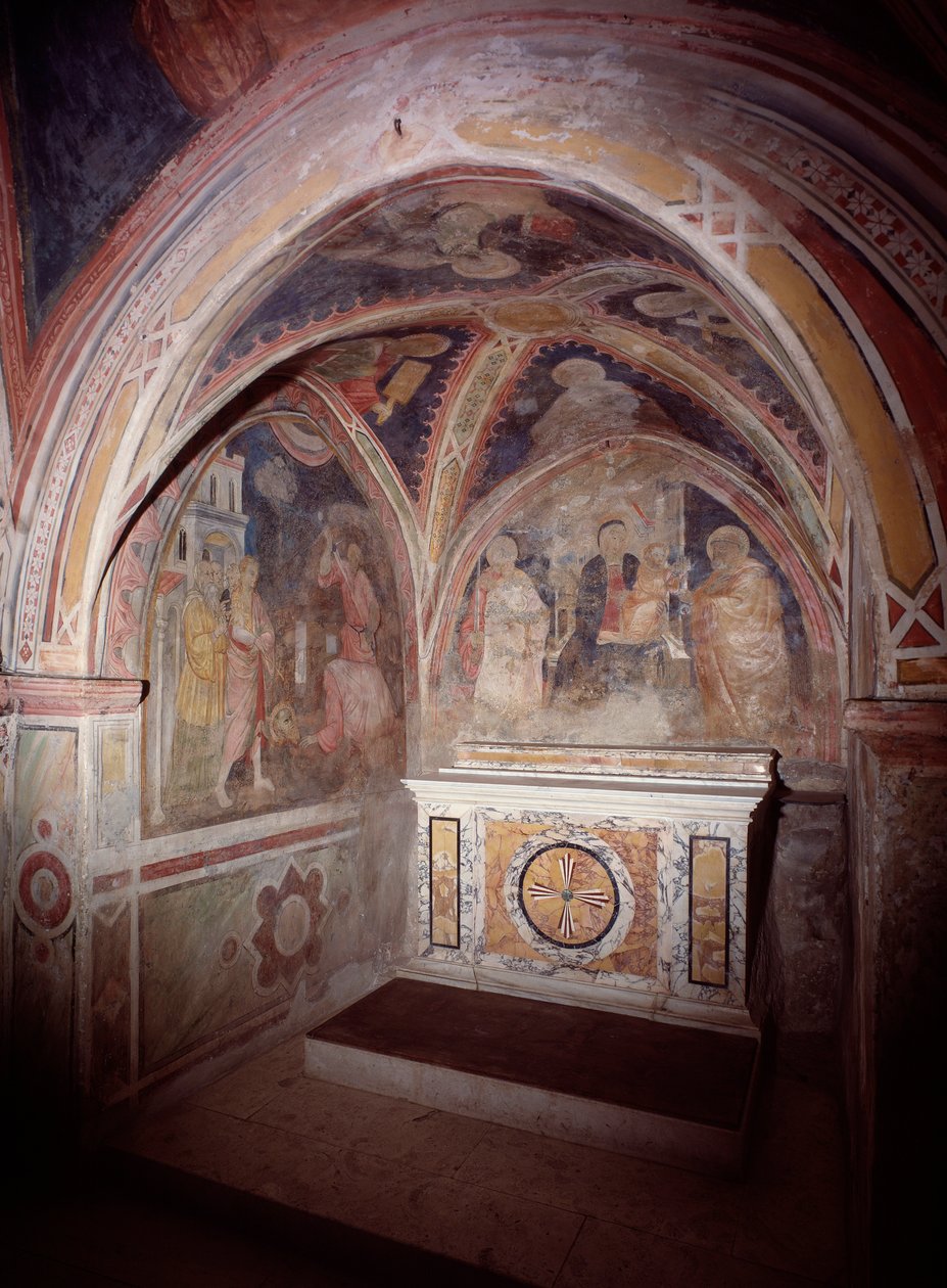 Uitzicht op het priesterkoor van de bovenkerk met het altaar in cosmateske stijl door Italian School