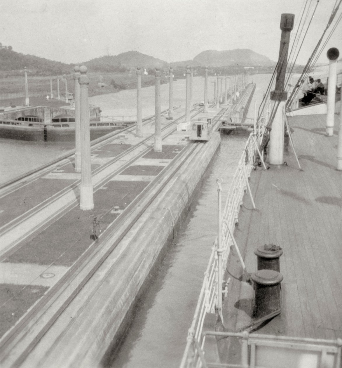 SS Orbita, Panamakanaal, Panama, 20e eeuw door J. Dearden Holmes