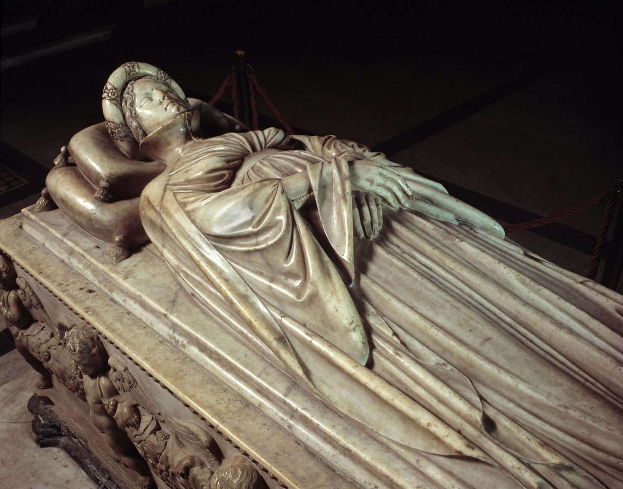 Liggende Ilaria del Carretto (1379-1405), vrouw van Paolo Guinigi (1376-1432) door Jacopo della Quercia