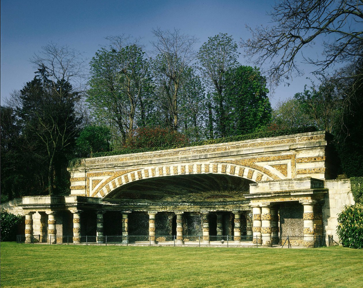 Frankrijk, Chatou (Yvelines): De Nymphee de Soufflot gebouwd om een bron te huisvesten. Architectuur van Soufflot (de architect van het Pantheon) tussen 1774 en 1777. door Jacques Germain Soufflot