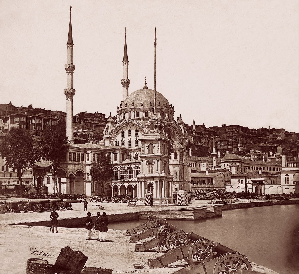 Nusretiye Moskee en het Tophane Plein door James Robertson