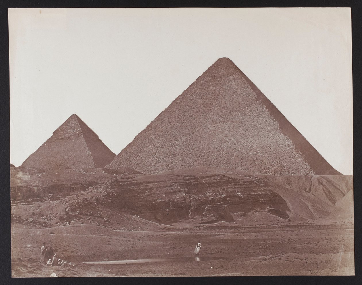 Egypte. Gizeh. Piramiden van Cheops en Chefren door James Robertson