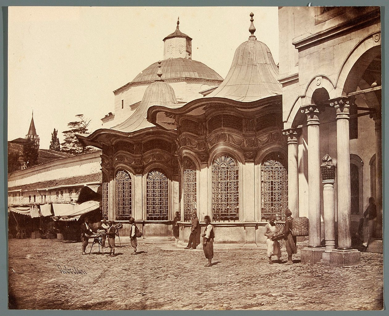 Fontein van sultan Mahmud, Tophane door James Robertson