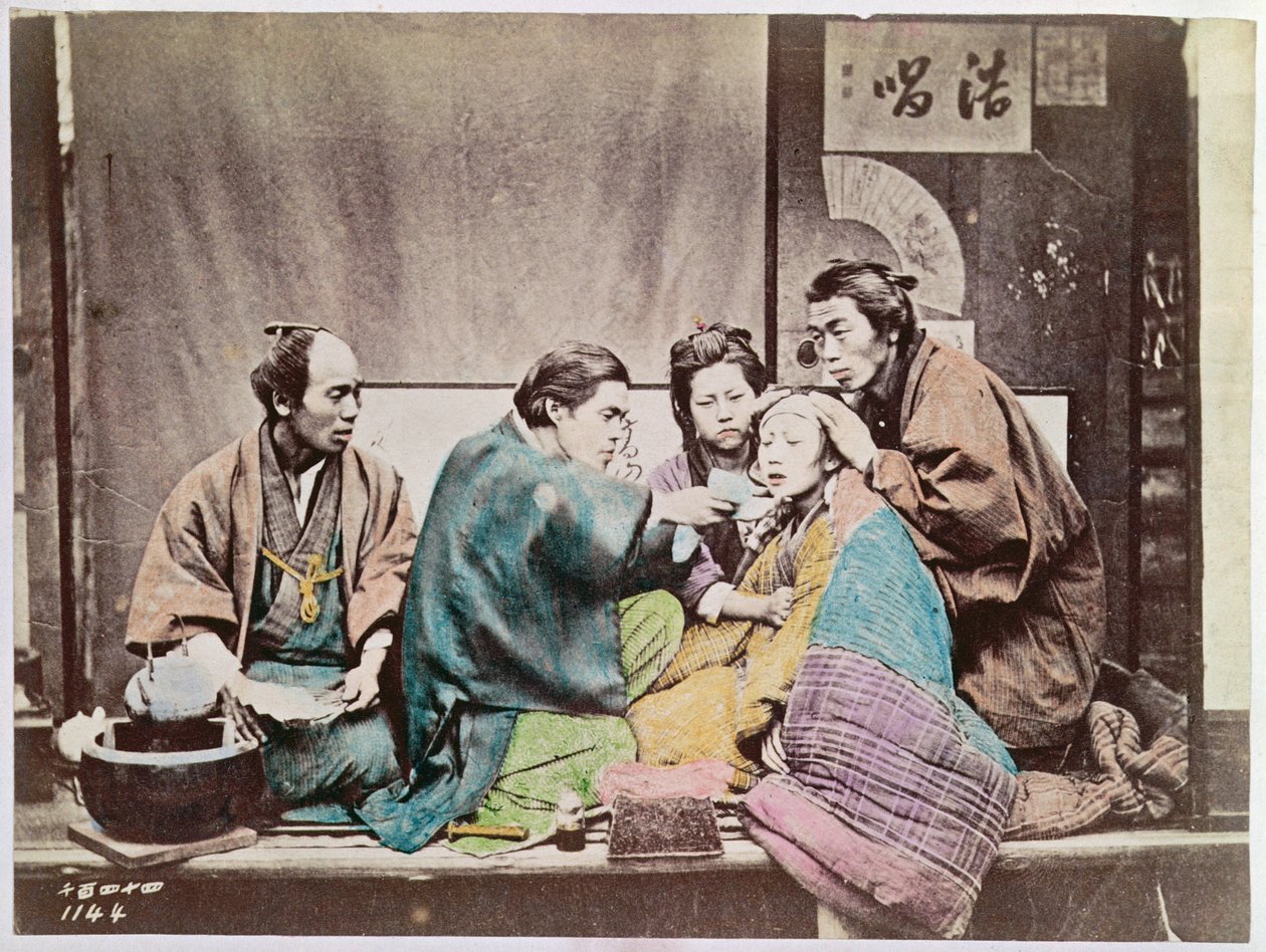 Scène van traditionele geneeskunde door Japanese Photographer